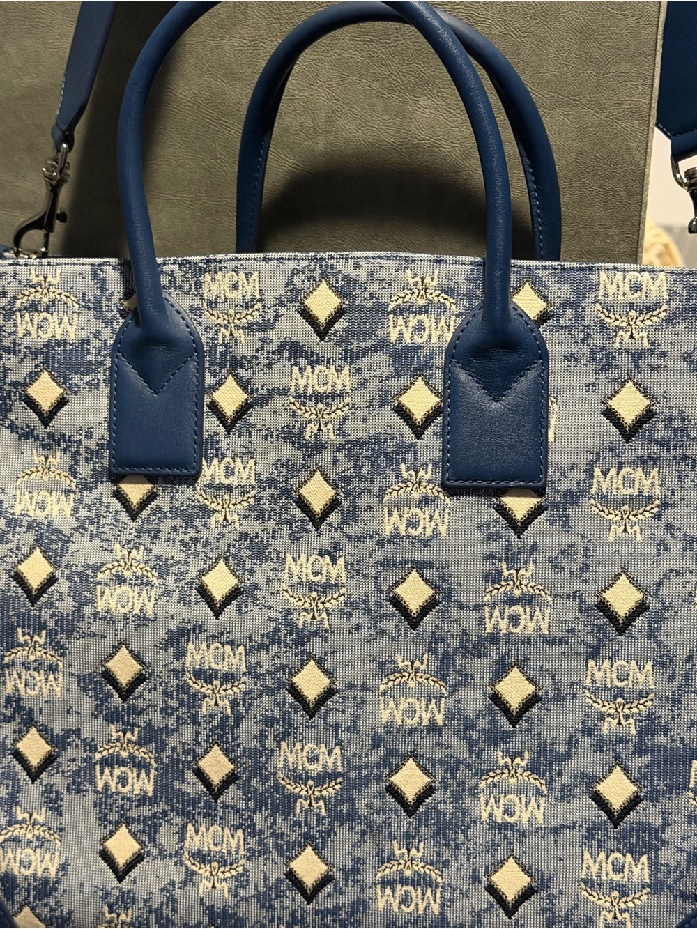 MCM Jacquard Monogram Munchen Extra Large Tote Bag with Pouch & Shoulder Strap - Picture 8 of 16